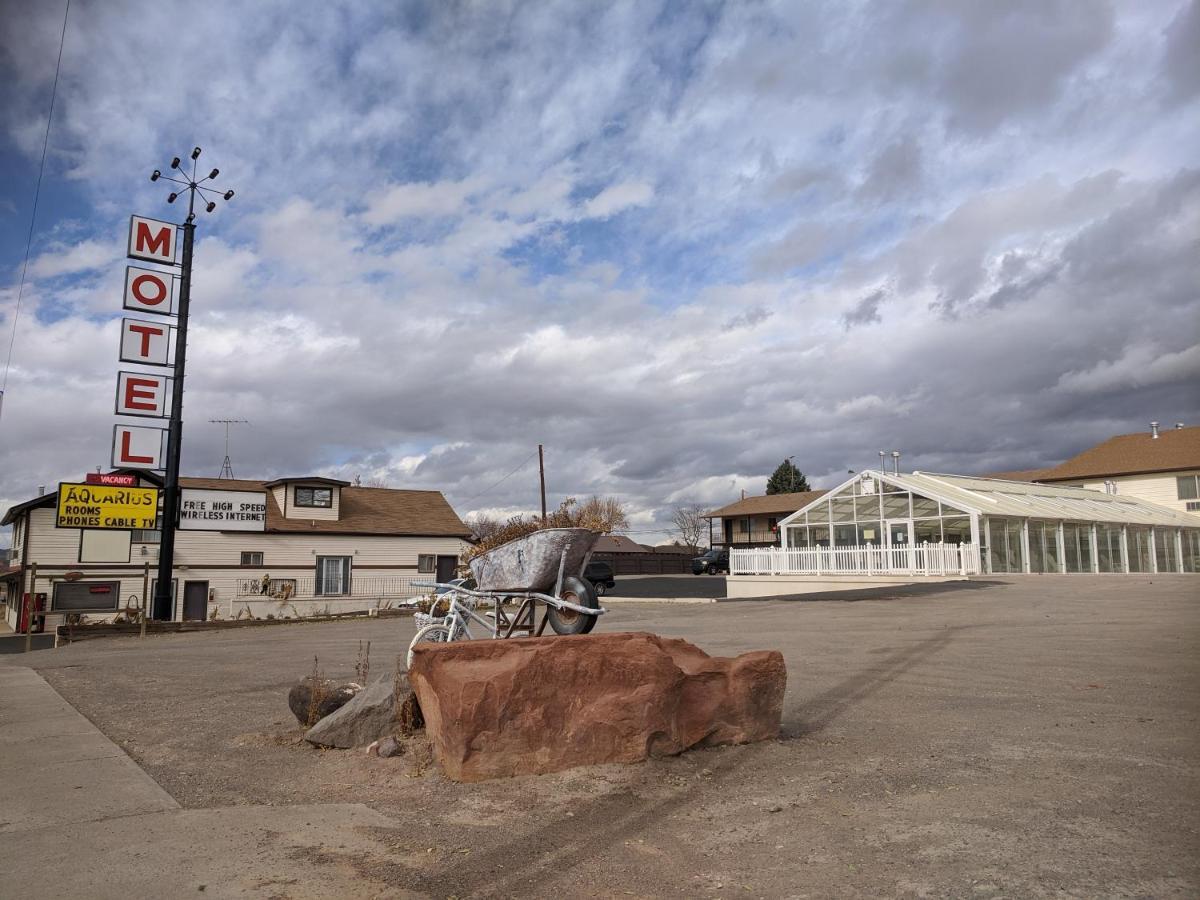Aquarius Inn Bicknell Exteriér fotografie