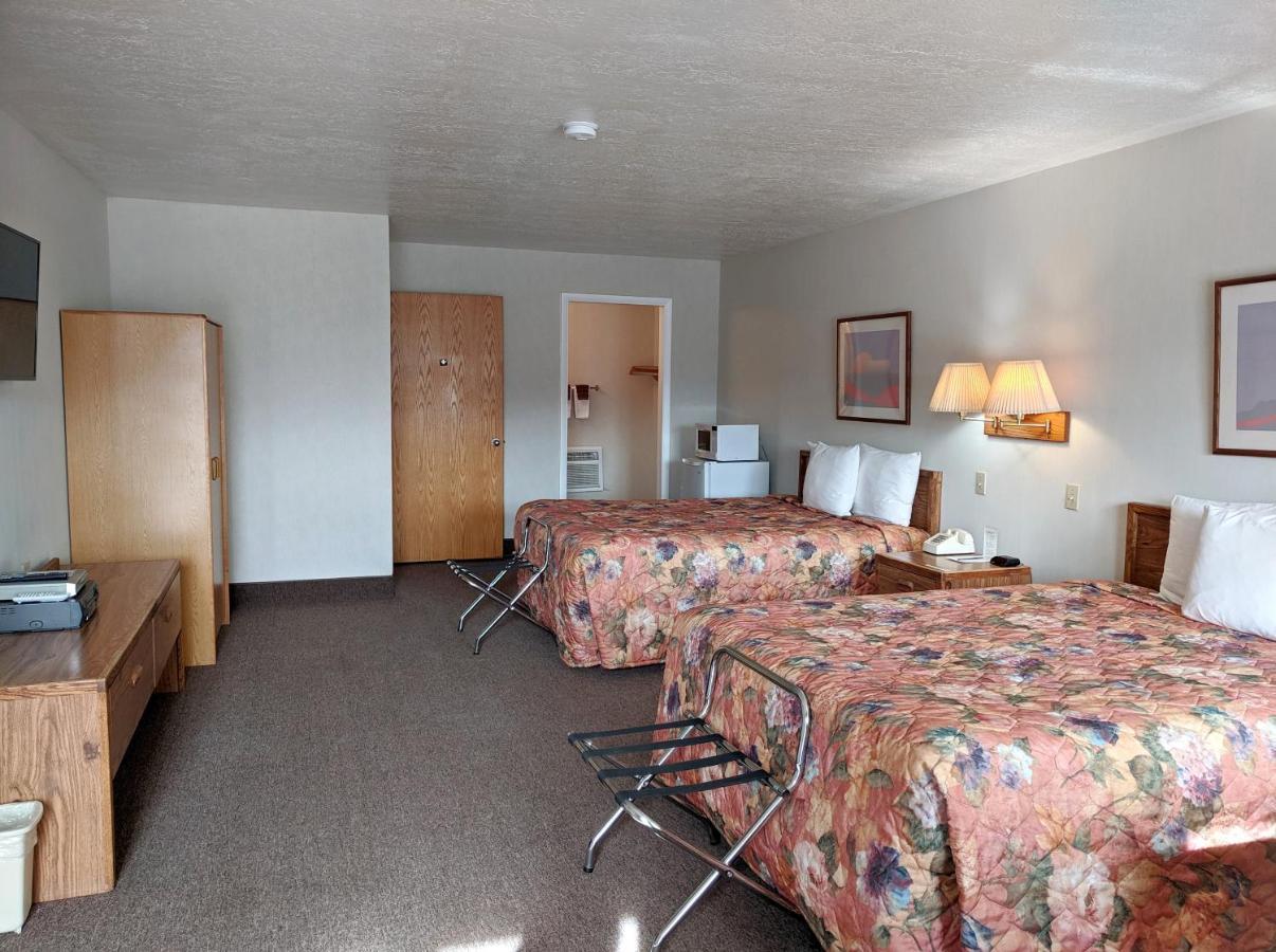 Aquarius Inn Bicknell Exteriér fotografie