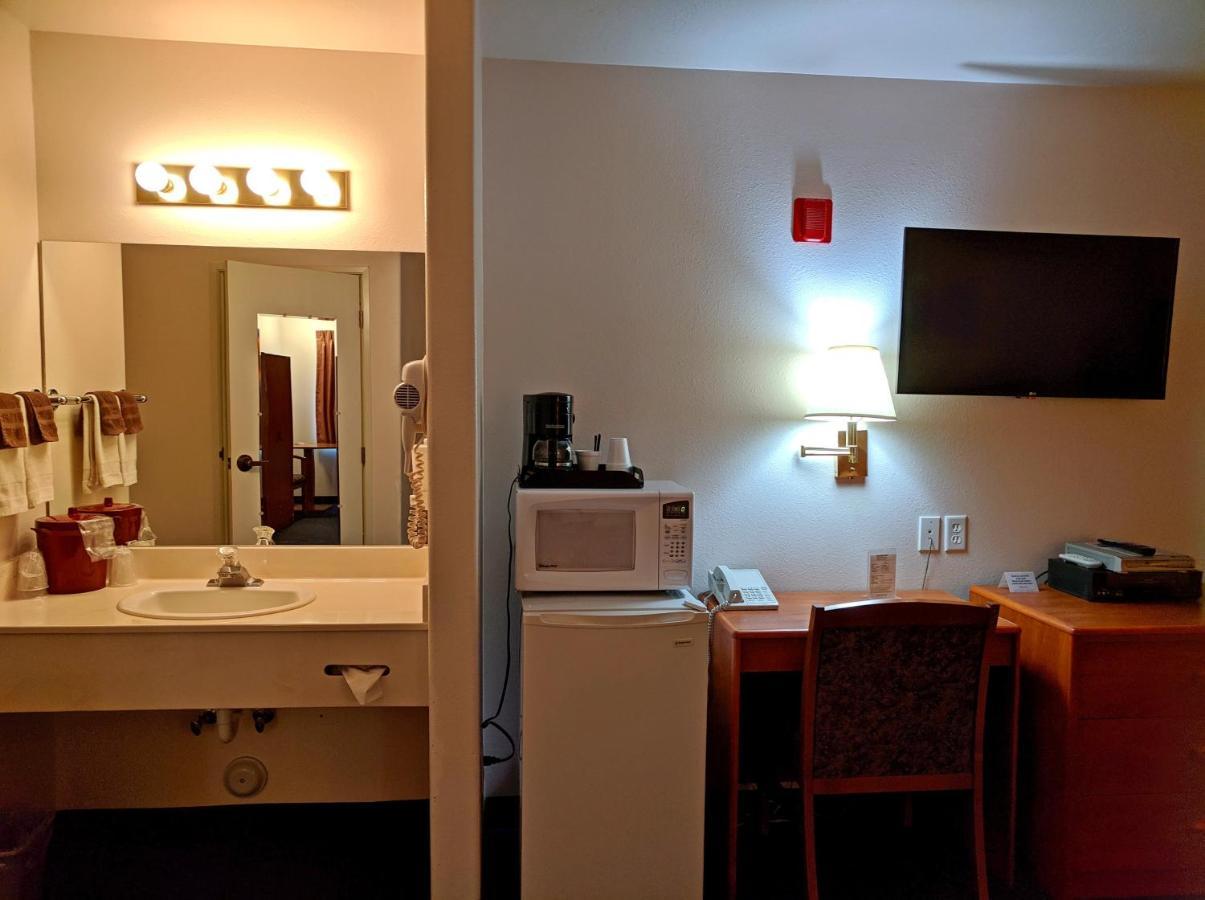 Aquarius Inn Bicknell Exteriér fotografie