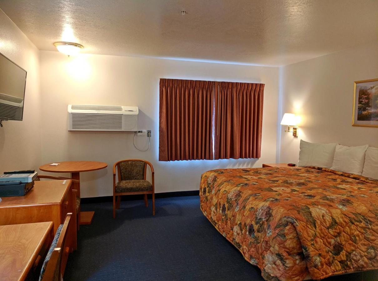 Aquarius Inn Bicknell Exteriér fotografie