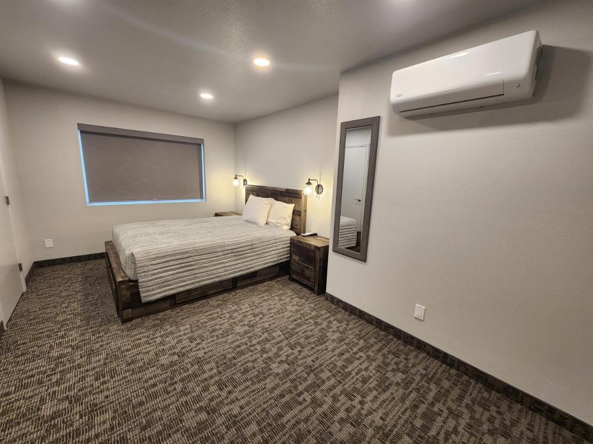 Aquarius Inn Bicknell Exteriér fotografie
